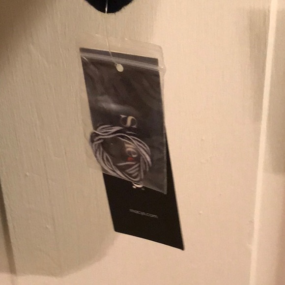 Pullover - Picture 4 of 4